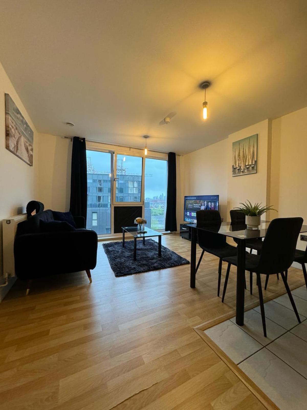 Spacious 2 Bedrooms Apartment In Stratford London Exterior foto