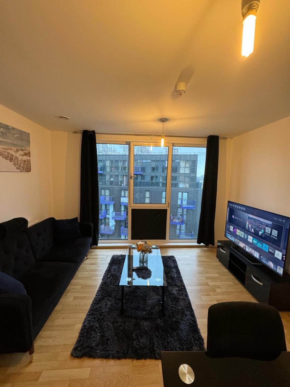 Spacious 2 Bedrooms Apartment In Stratford London Exterior foto