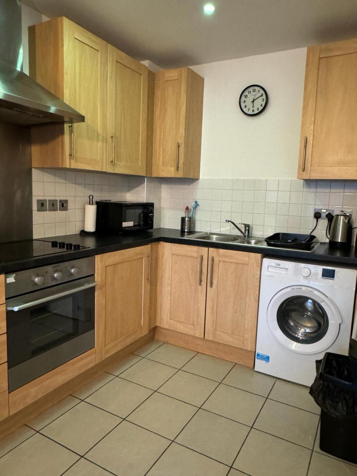 Spacious 2 Bedrooms Apartment In Stratford London Exterior foto